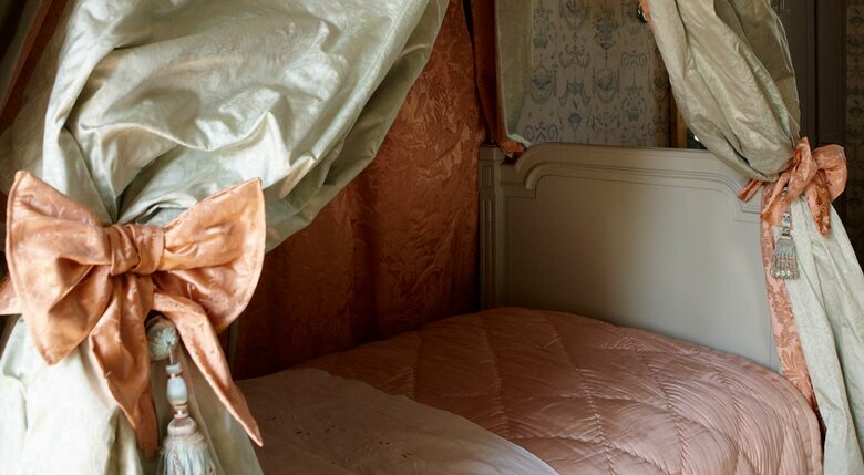 Chateau de Lalande - Crozon sur Vauvre, France