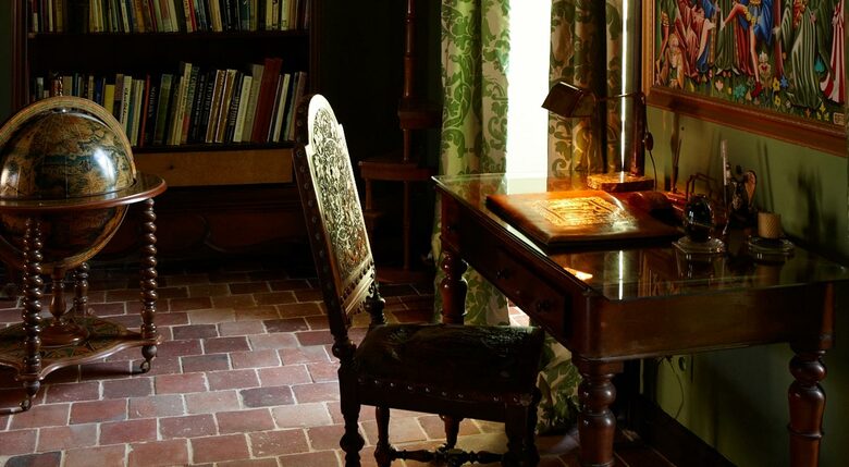 Chateau de Lalande - Crozon sur Vauvre, France