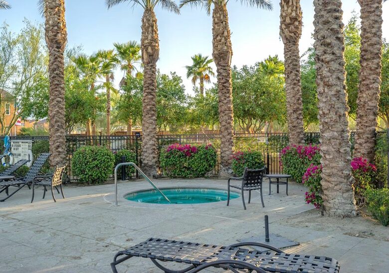Casa Vibrante - Palm Desert, California