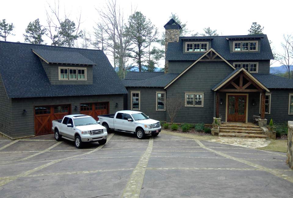 Rustic Retreat on Lake Keowee - Salem, South Carolina