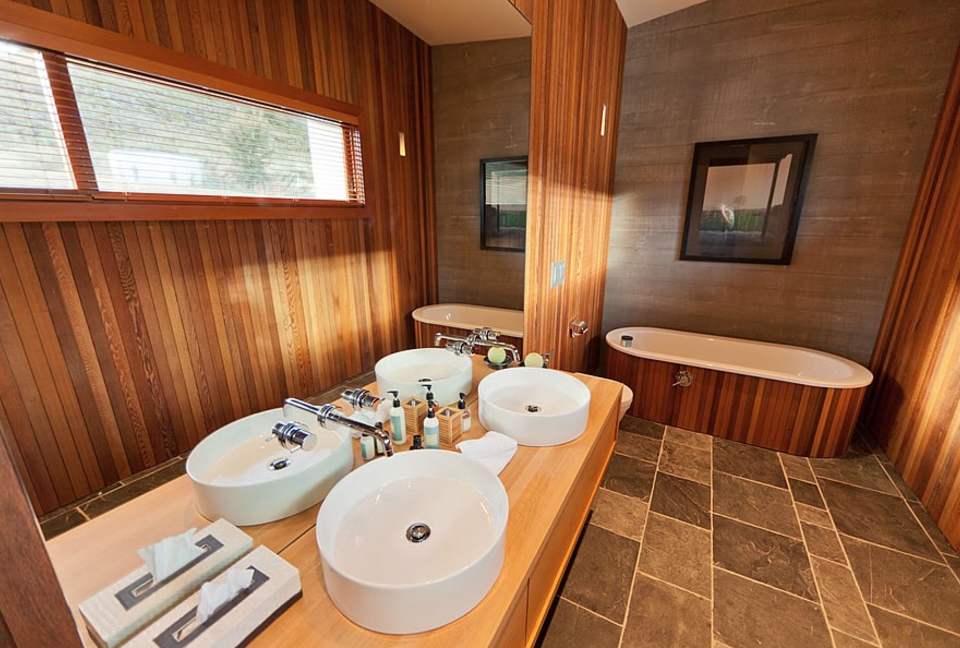 New Zealand Lake House - West Wanaka, Wanaka, Queenstown, New Zealand