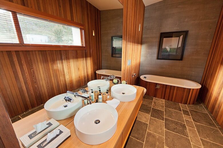 New Zealand Lake House - West Wanaka, Wanaka, Queenstown, New Zealand