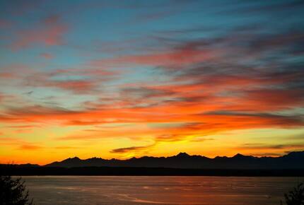 Golden Sunset Villa - Seattle, Washington