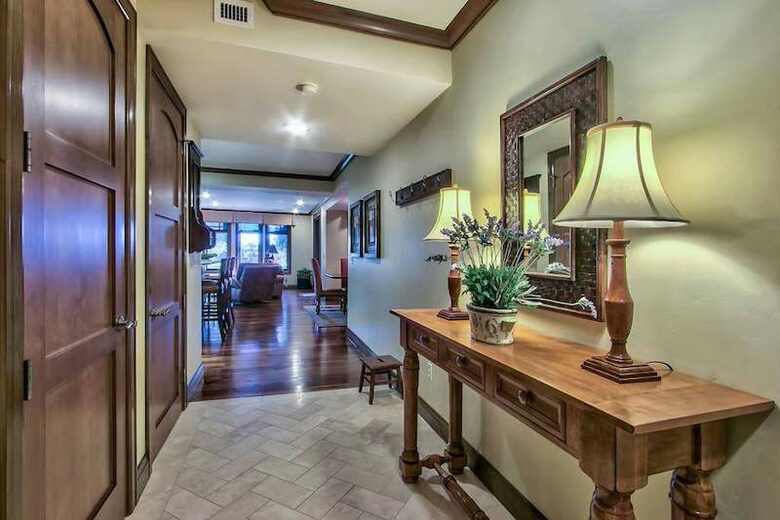 Lake Tahoe Living 2, Tonopalo – 3 Bedroom Residence (Sleeps 10) - Tahoe Vista, California