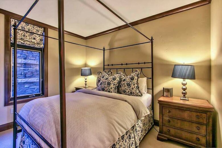 Lake Tahoe Living 2, Tonopalo – 3 Bedroom Residence (Sleeps 10) - Tahoe Vista, California