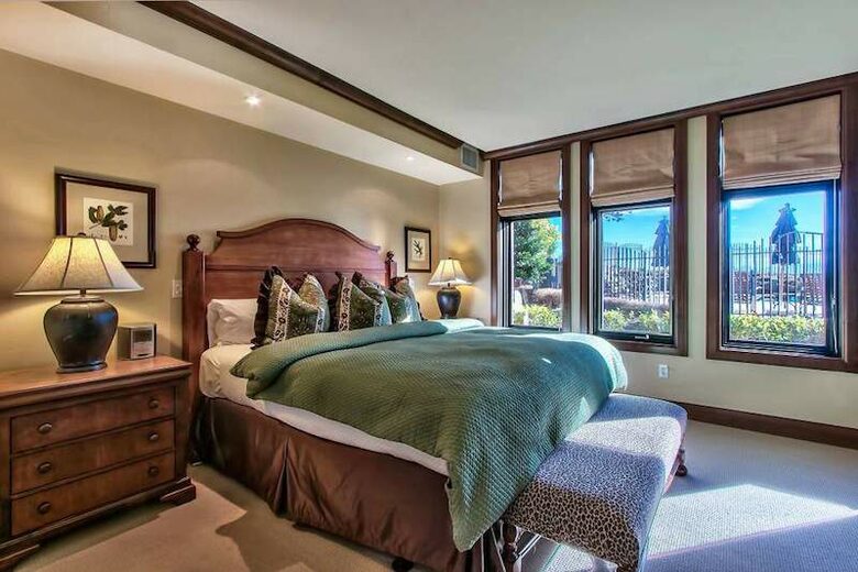 Lake Tahoe Living 2, Tonopalo – 3 Bedroom Residence (Sleeps 10) - Tahoe Vista, California