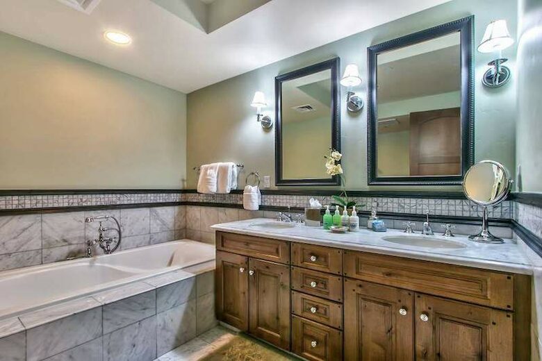 Lake Tahoe Living 2, Tonopalo – 3 Bedroom Residence (Sleeps 10) - Tahoe Vista, California