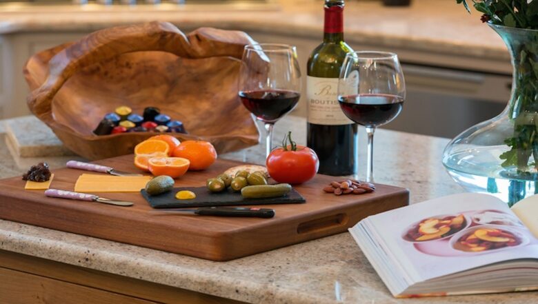 Whale Harbour Cottage - Roundstone, Ireland