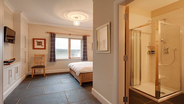 Whale Harbour Cottage - Roundstone, Ireland