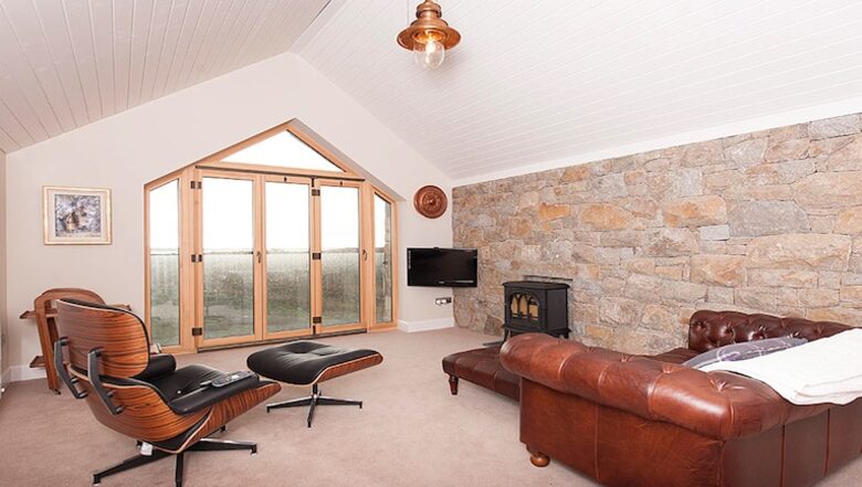 Whale Harbour Cottage - Roundstone, Ireland