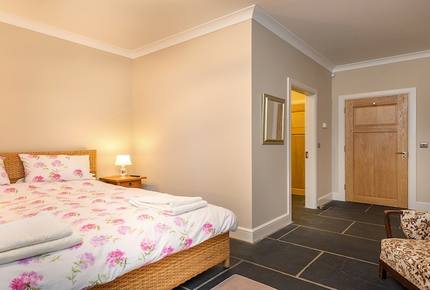 Whale Harbour Cottage - Roundstone, Ireland