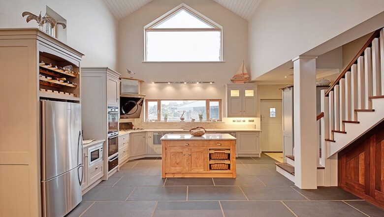 Whale Harbour Cottage - Roundstone, Ireland