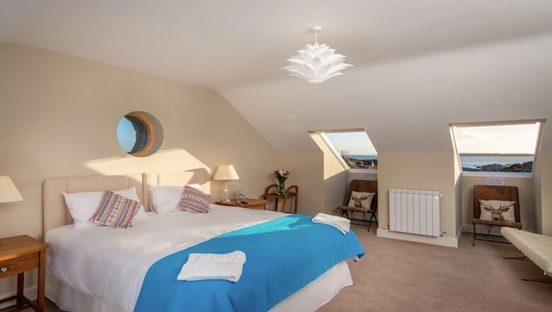 Whale Harbour Cottage - Roundstone, Ireland