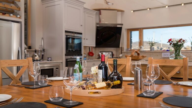 Whale Harbour Cottage - Roundstone, Ireland