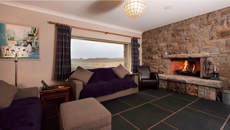 Whale Harbour Cottage - Roundstone, Ireland