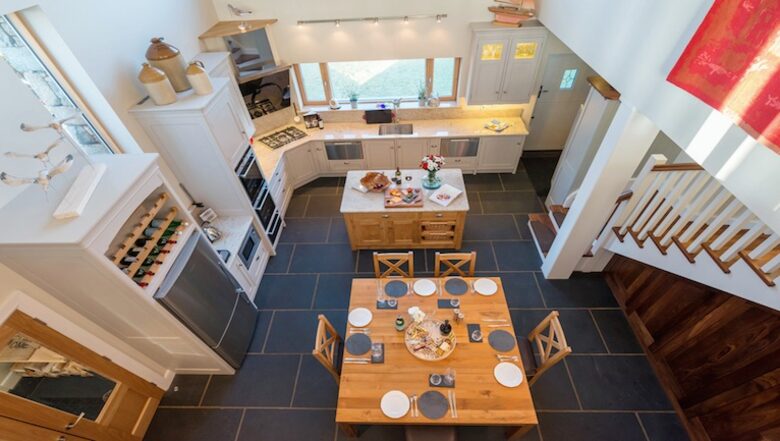 Whale Harbour Cottage - Roundstone, Ireland