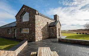 Whale Harbour Cottage - Roundstone, Ireland