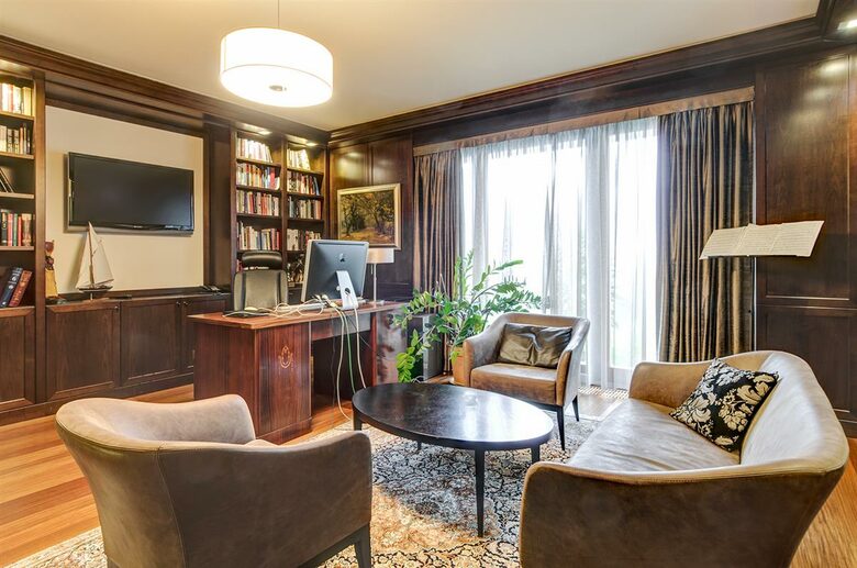 Budapest Luxurious District - Budapest, Hungary