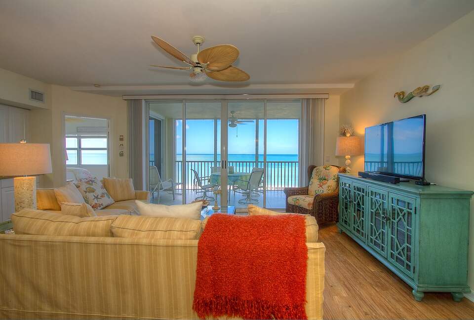 Sea Chase Naples Oceanfront Getaway - Naples, Florida