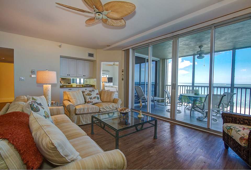 Sea Chase Naples Oceanfront Getaway - Naples, Florida