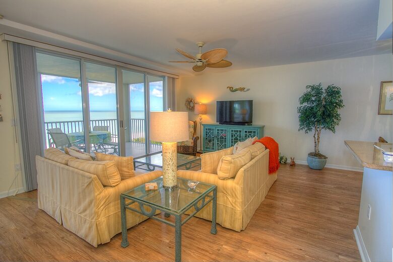 Sea Chase Naples Oceanfront Getaway - Naples, Florida