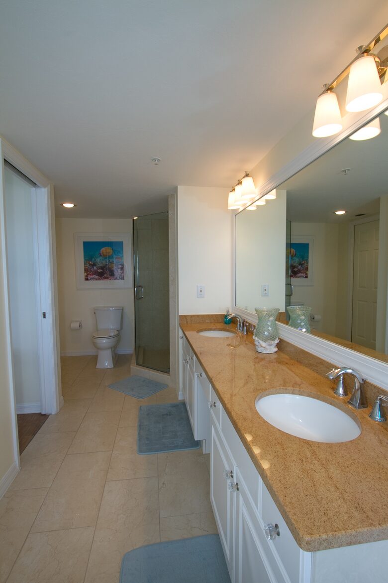 Sea Chase Naples Oceanfront Getaway - Naples, Florida