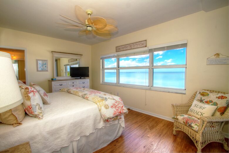 Sea Chase Naples Oceanfront Getaway - Naples, Florida