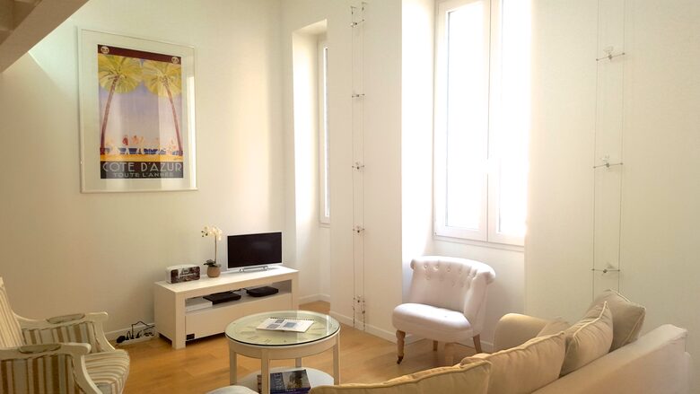 16th Century Apartment - Steps from the Sea - VILLEFRANCHE SUR MER, France