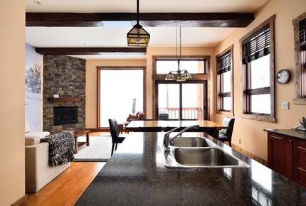 Niseko Snow Chalet - Hirafu Village Niseko, Japan