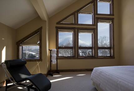 Niseko Snow Chalet - Hirafu Village Niseko, Japan