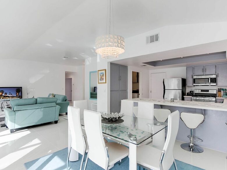 Turquoise Palm Springs Paradise - Palm Springs, California