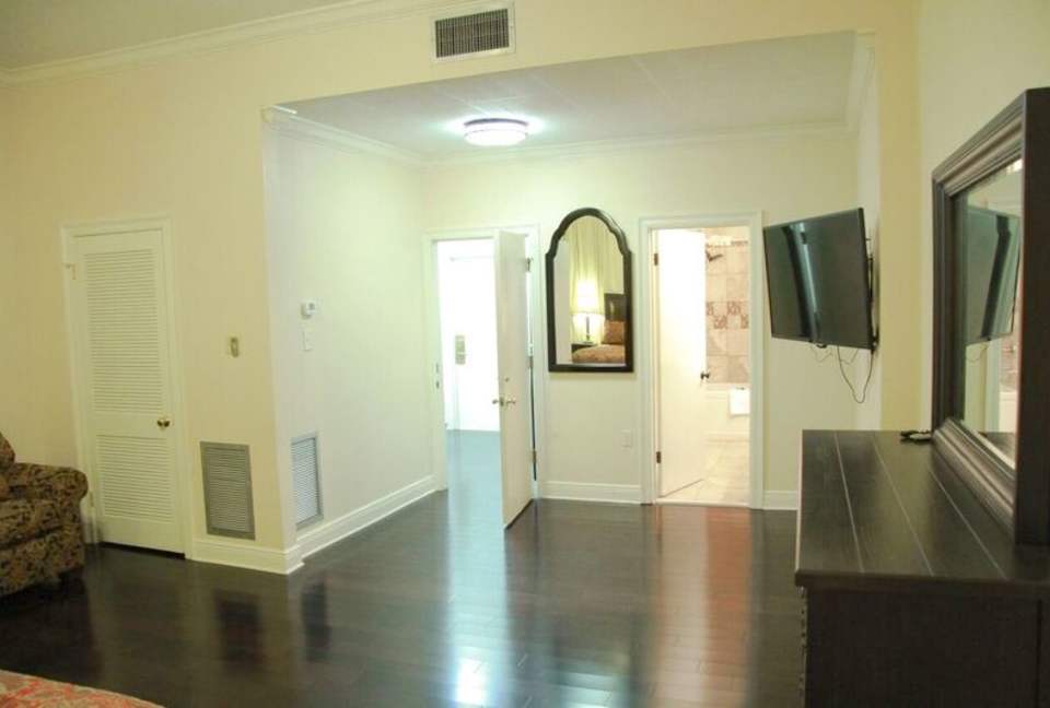 French Quarter Apartment - New Orleans, Louisiana