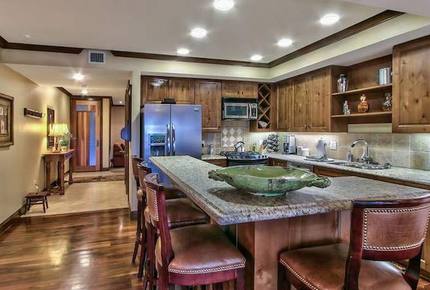 Lake Tahoe Living 1, Tonopalo – 3 Bedroom Residence (Sleeps 8) - Tahoe Vista, California