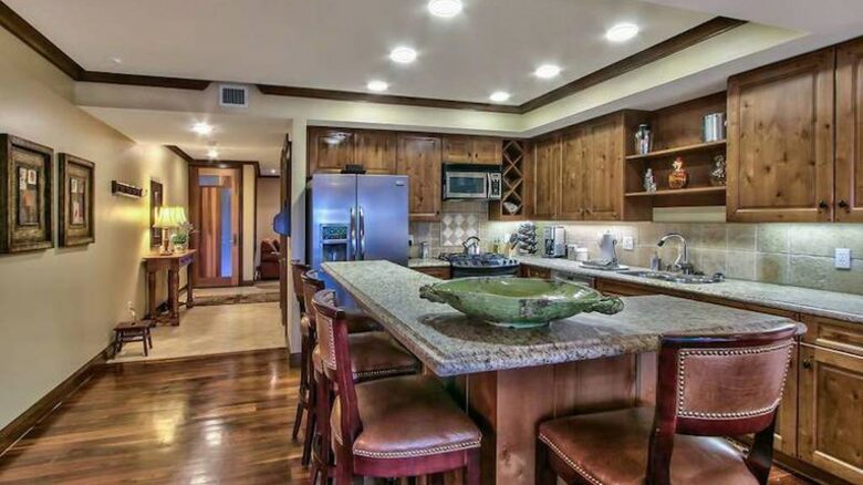 Lake Tahoe Living 1, Tonopalo – 3 Bedroom Residence (Sleeps 8) - Tahoe Vista, California