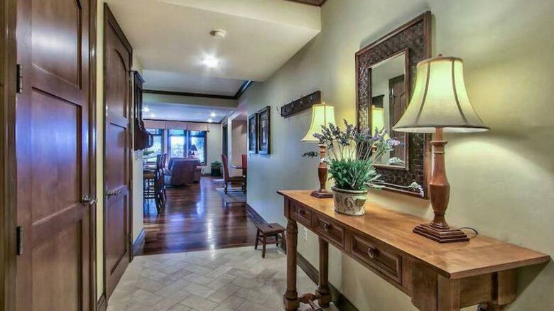 Lake Tahoe Living 1, Tonopalo – 3 Bedroom Residence (Sleeps 8) - Tahoe Vista, California