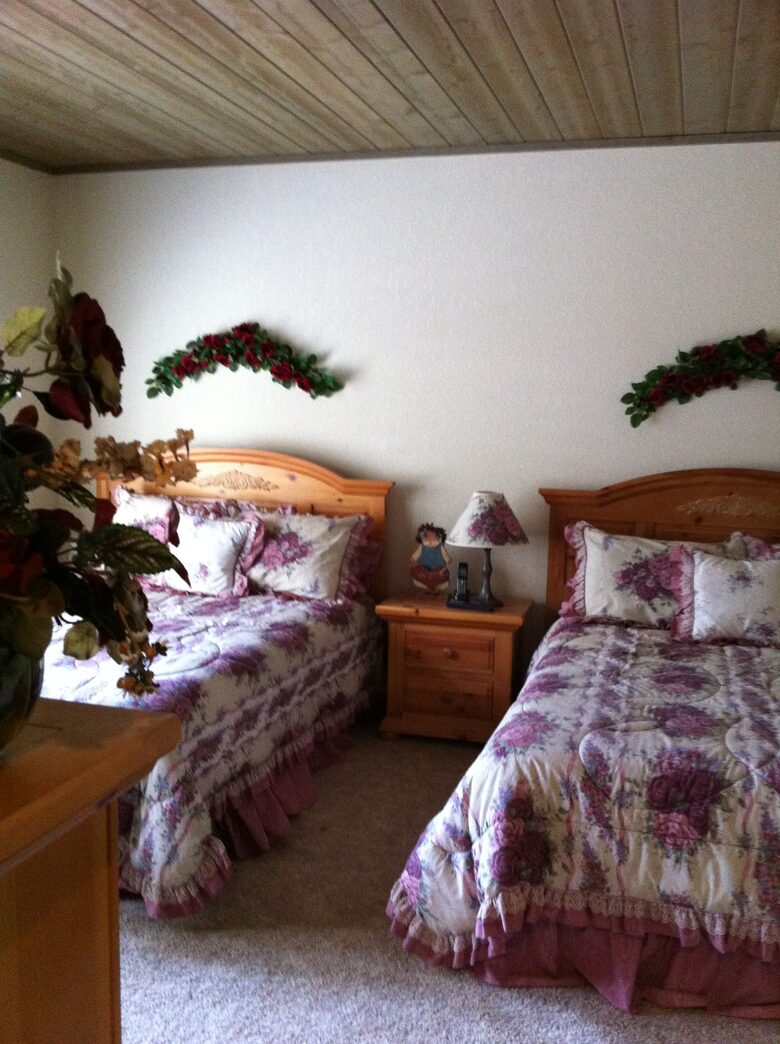 SKI OR GOLF IN THE MAGICAL FOREST - Flagstaff, Arizona