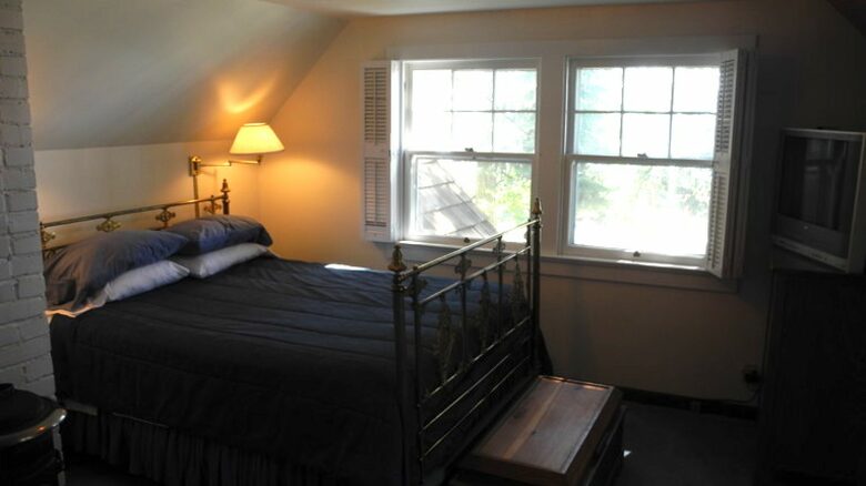 North Shore Cottage - Tahoe Park, California