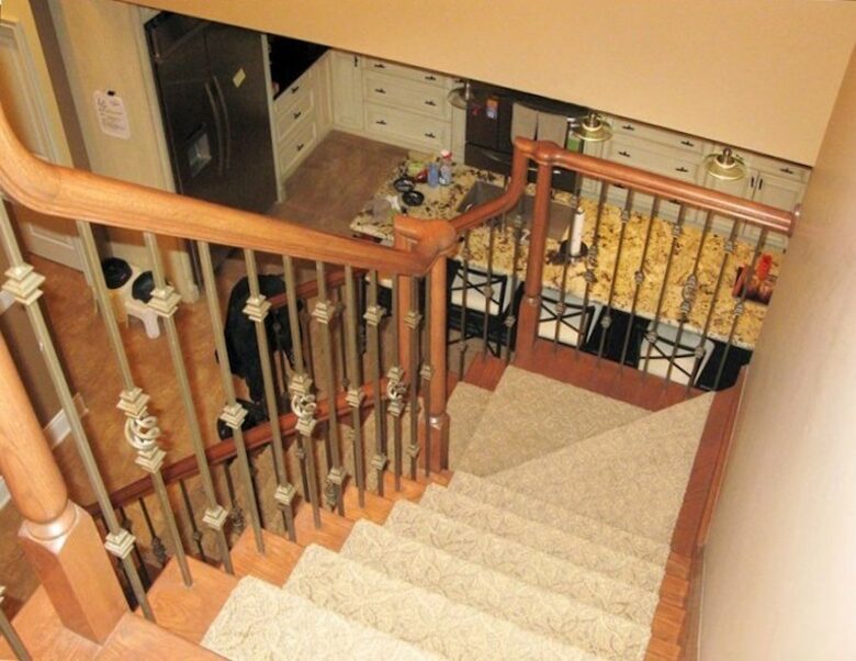 Luxury Home on the Sunny Shores of Lake Erie - PORT COLBORNE, Canada