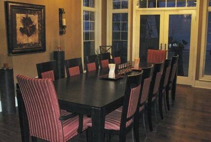 Luxury Home on the Sunny Shores of Lake Erie - PORT COLBORNE, Canada