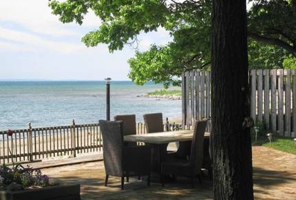 Luxury Home on the Sunny Shores of Lake Erie - PORT COLBORNE, Canada