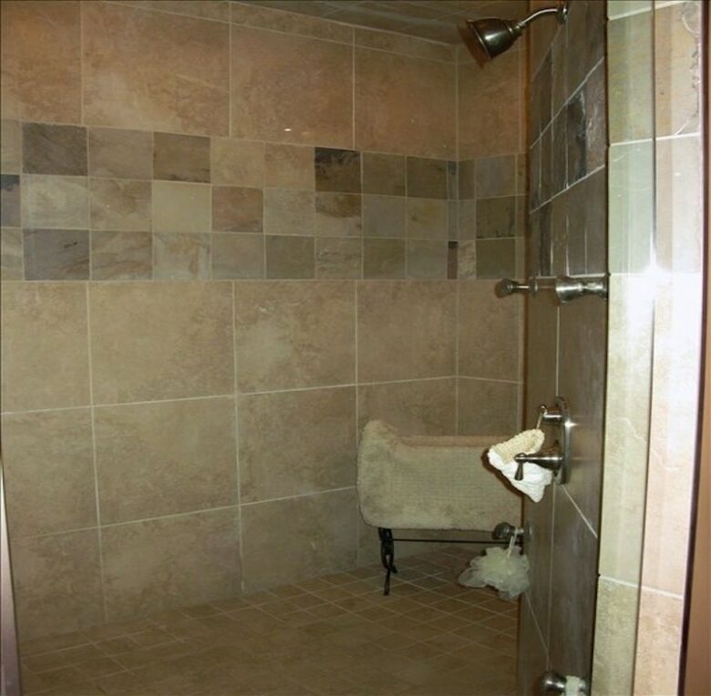 Luxury Home on the Sunny Shores of Lake Erie - PORT COLBORNE, Canada