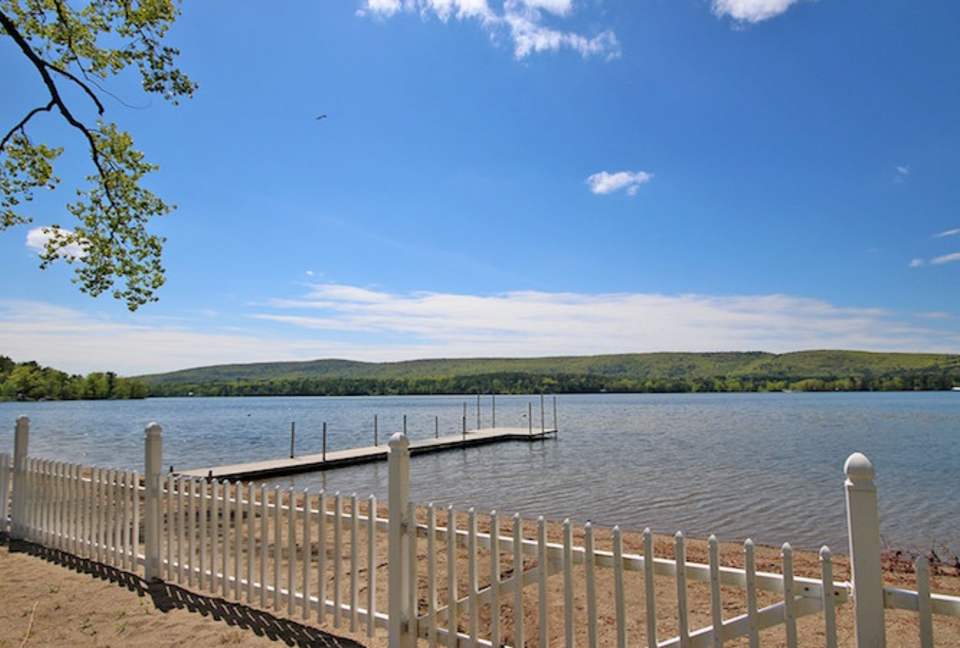 Contemporary Berkshires Retreat - Stockbridge, Massachusetts