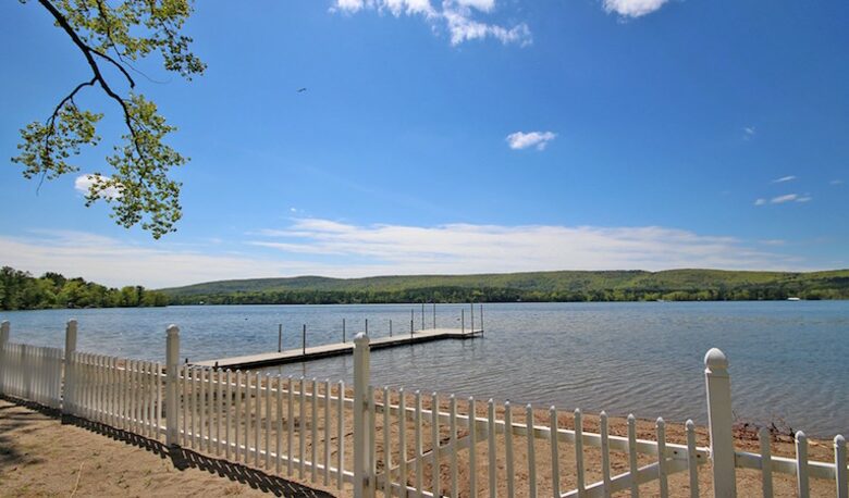 Contemporary Berkshires Retreat - Stockbridge, Massachusetts