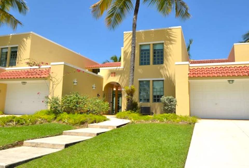 Gorgeous Beach House in Sunny Dorado, Puerto Rico - Dorado, Puerto Rico