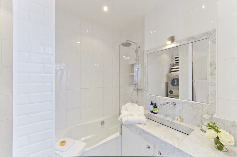 Paris Eiffel Tower Apartment - Paris, France