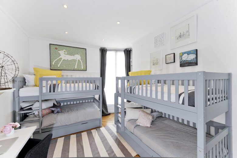 Paris Eiffel Tower Apartment - Paris, France