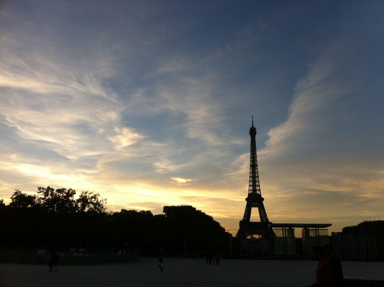 Paris Eiffel Tower Apartment - Paris, France