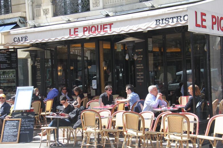 Paris Eiffel Tower Apartment - Paris, France