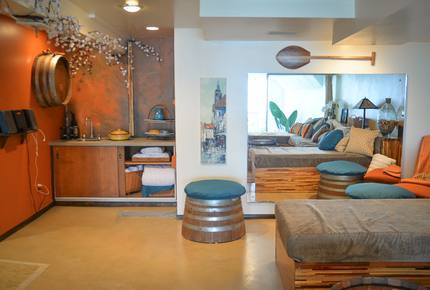 Golden Sunset Villa - Seattle, Washington