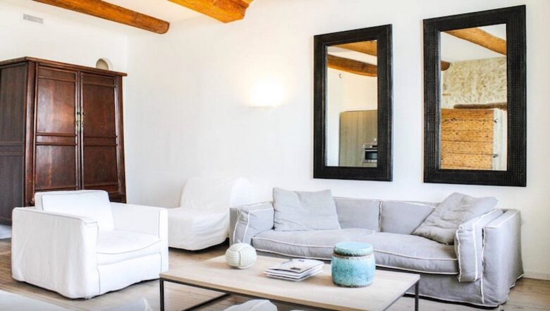 Luxury Apartment Overlooking The Vieux Port - Marseille, France